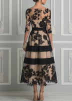 Vestido Midi Elegante de Corte A en Encaje Negro