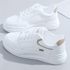 Zapatillas blancas chic de comodidad ligera
