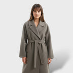 Abrigo largo de lana oversize elegante